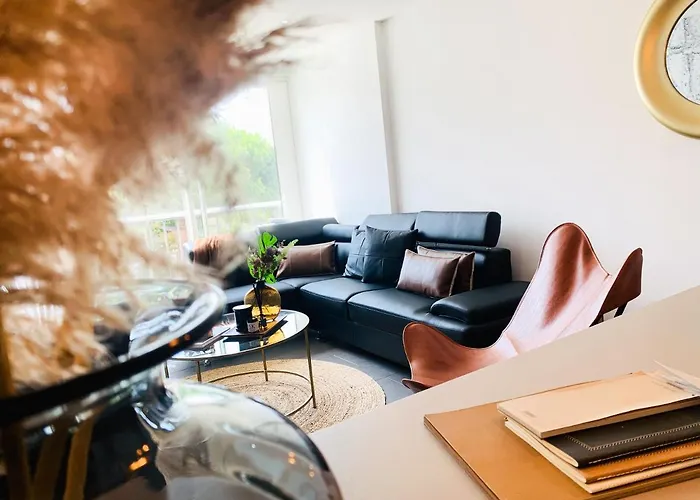 Appartement En Plein Centre-Ville, A Proximite De Toutes Les Commodites Et A Seulement 500M De La Mer