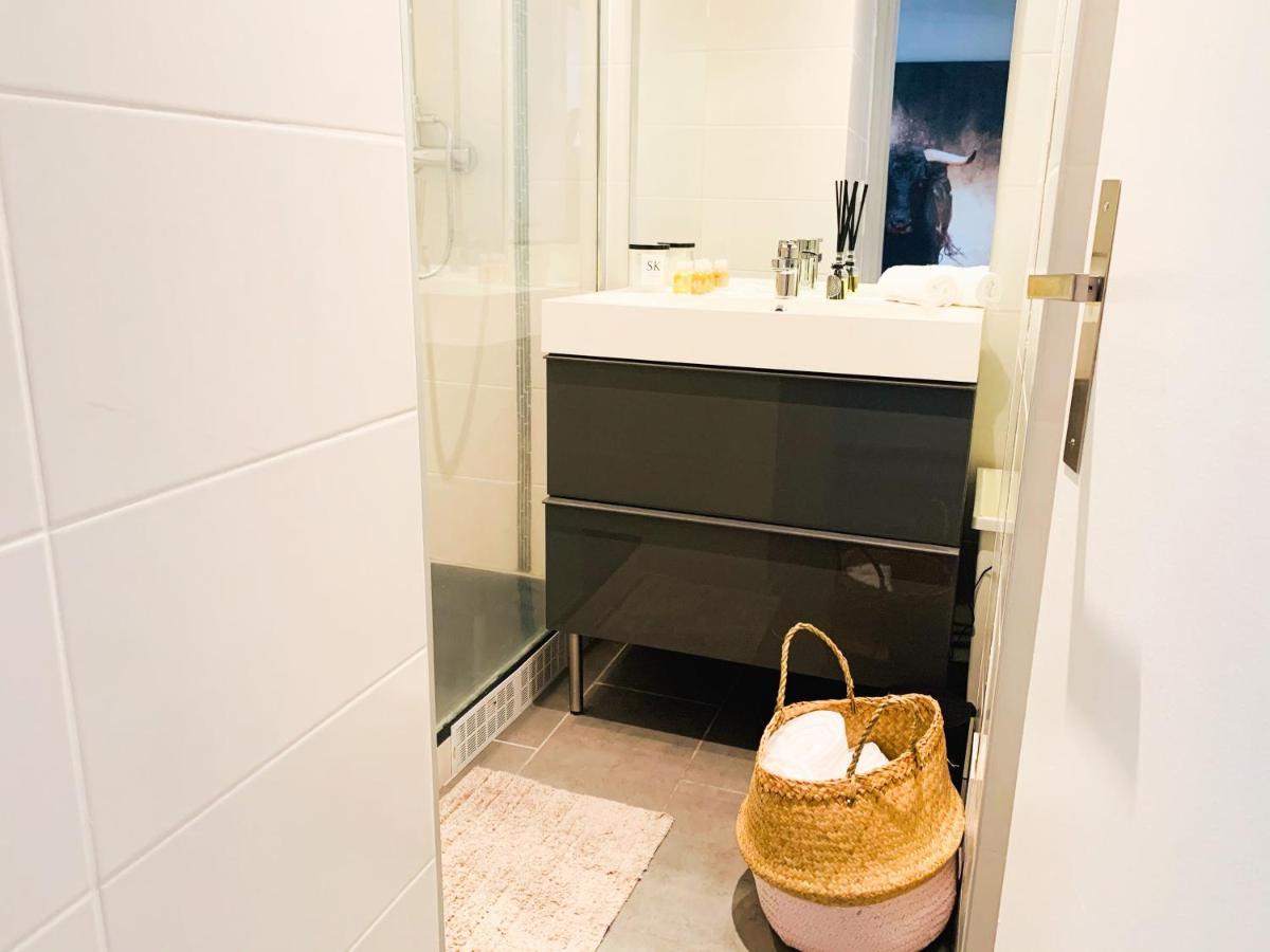 Apartment En Plein Centre-ville, A Proximite De Toutes Les Commodites Et A Seulement 500m De La