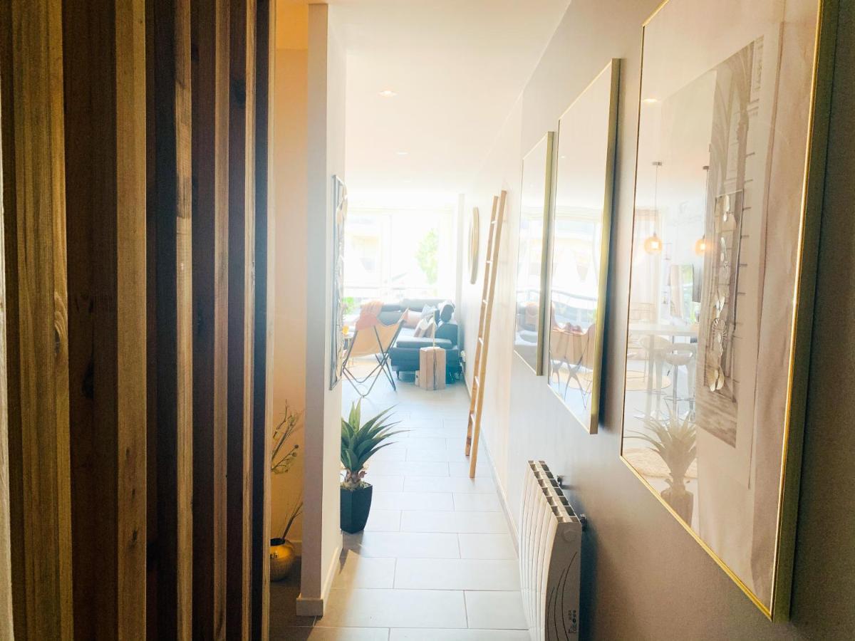 En Plein Centre-ville, A Proximite De Toutes Les Commodites Et A Seulement 500m De La Apartment